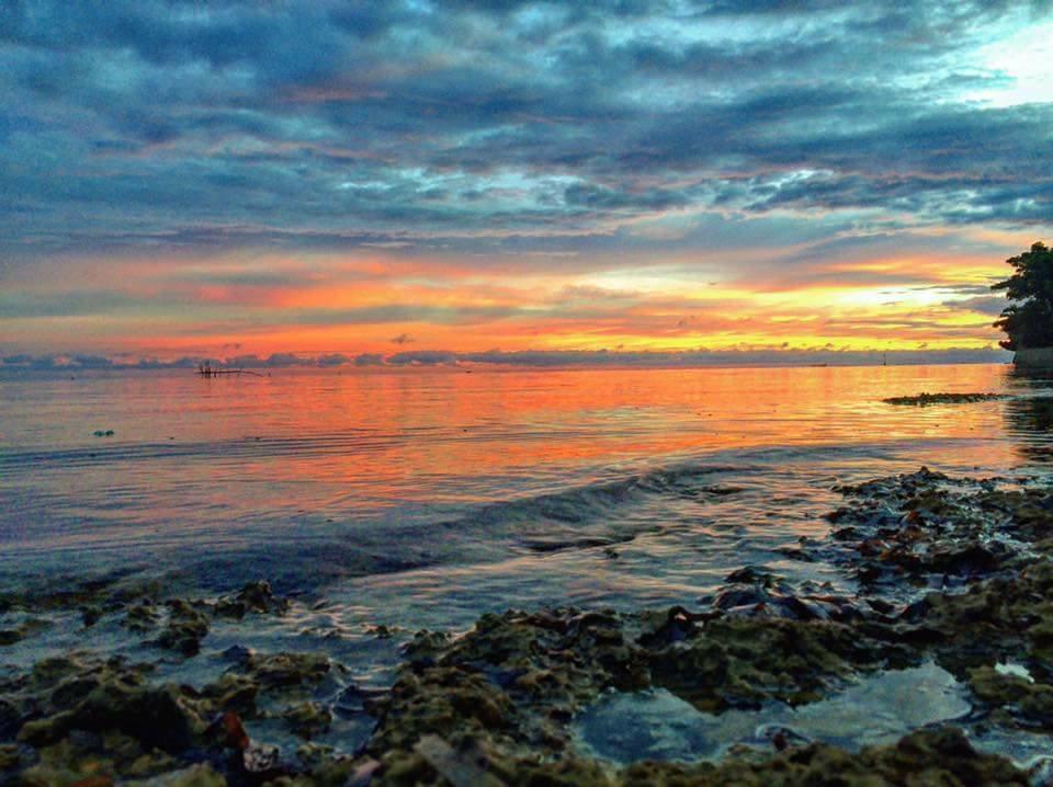 Birdland Beach Club Bolinao Exterior foto