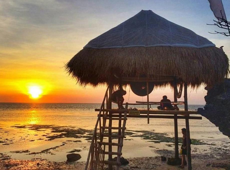 Birdland Beach Club Bolinao Exterior foto